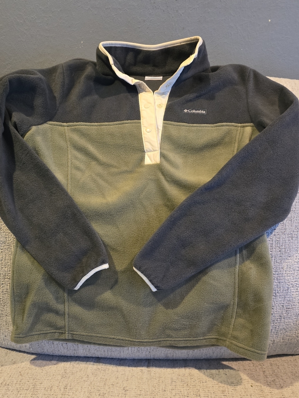 Columbia Two-Tone Fleece Pullover in Olive Green/Slate with Contrast Placket